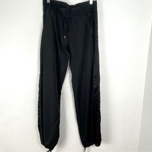 Lululemon Womens Size 8 Dance Studio Mid-Rise Jogger Black Comfort Sport Pants